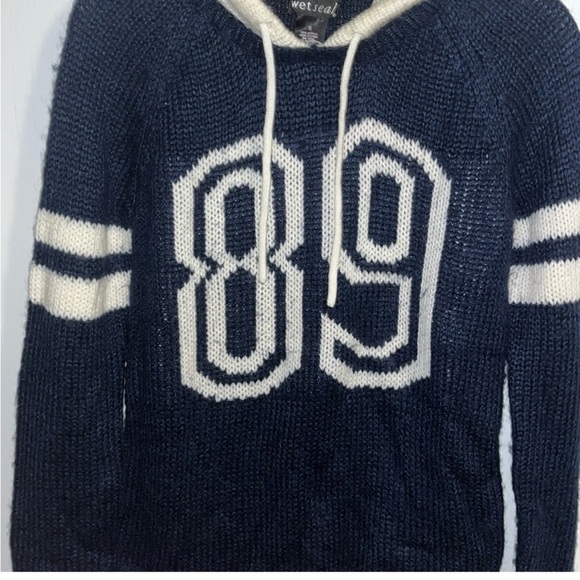 Blue and White Sweater with Hood Taylor swift swiftie 89 - Picture 4 of 7